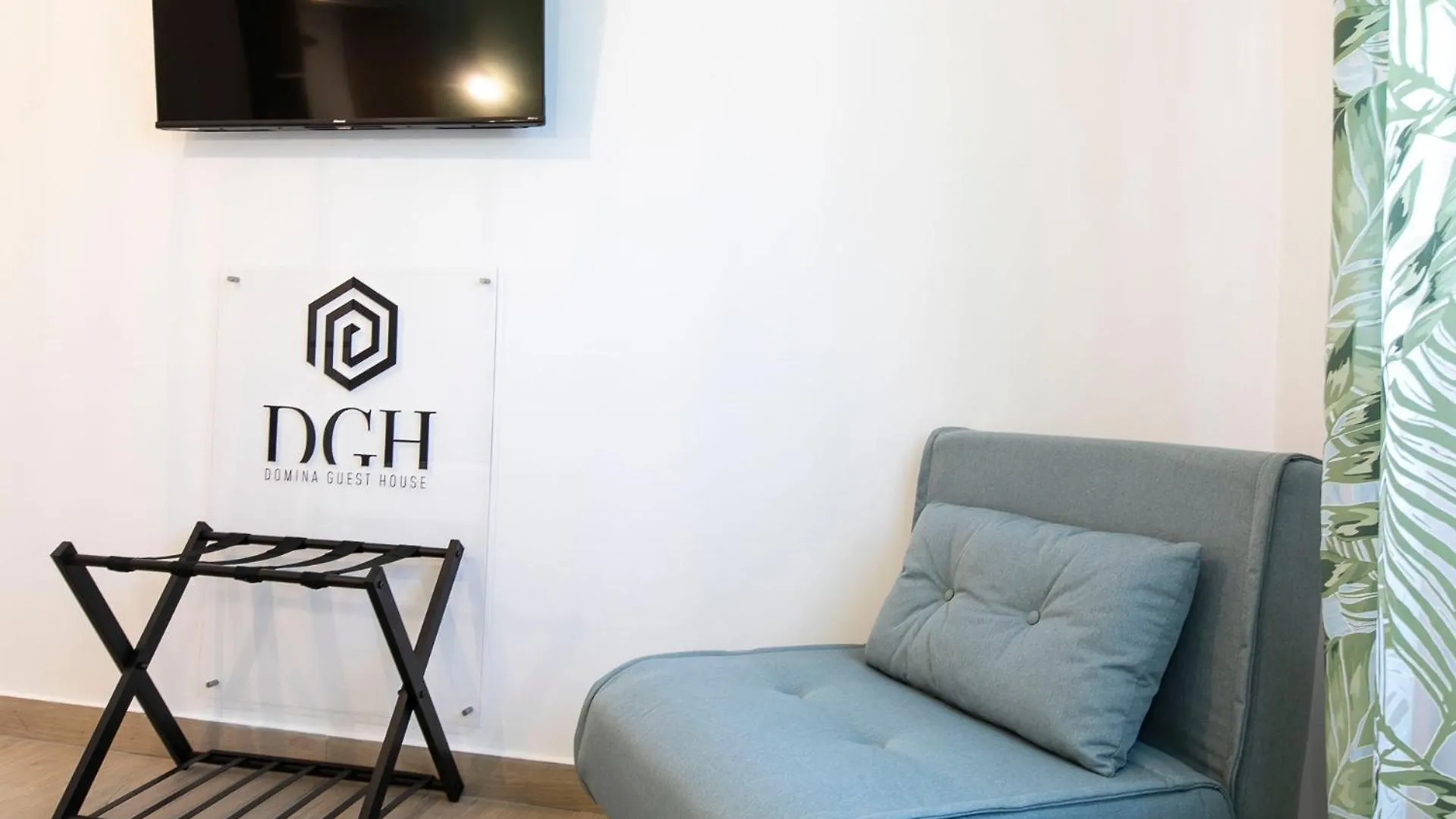 Domina Guest House Φιουμιτσίνο